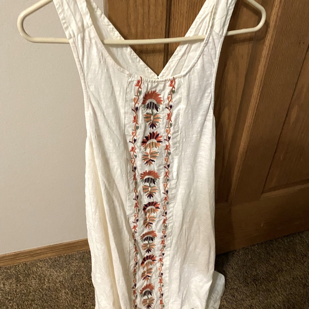 Dress with pattern down the middle!